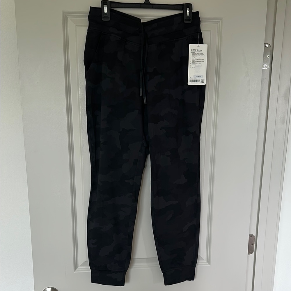 Ready to Rulu lululemon Black Camo Jogger Pants